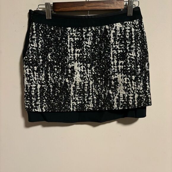 Diane von Furstenberg Chloette Maze Skirt in Black/Cream with Pockets- Size 2 - Picture 4 of 9